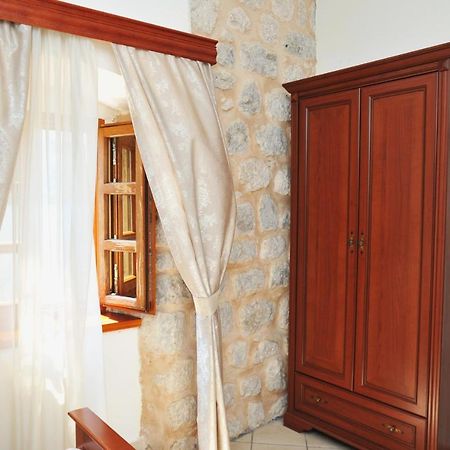 Lady Of The Rocks Apartments Пераст Экстерьер фото
